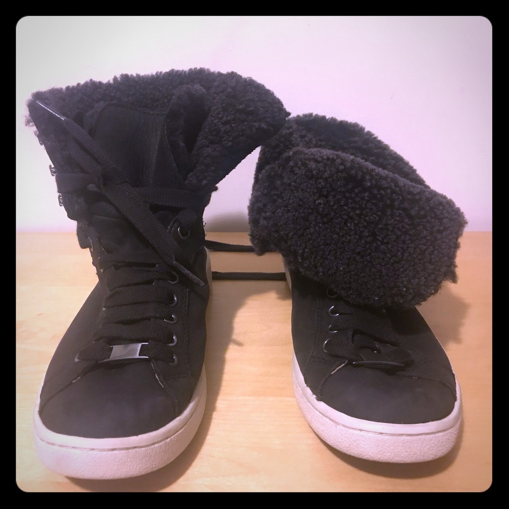 UGG Sneakers